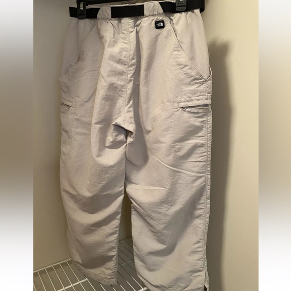 The North Face ladies hiking capris size M with zippered and Velcro pockets - Picture 5 of 10